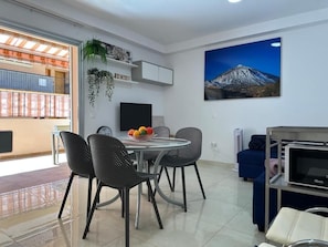Dining - Sunny Luxury Residence with Panoramic Pool (Playa de las Américas)