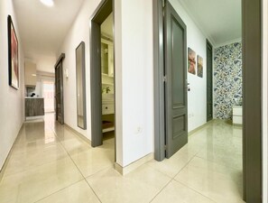 Interior - Sunny Luxury Residence with Panoramic Pool (Playa de las Américas)