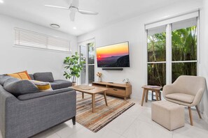 Living area - Holiday home in the heart of Coolum Beach (Coolum Beach)