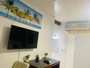 Economy Room | Living area | Smart TV - Sequoia Village (Three Rivers)