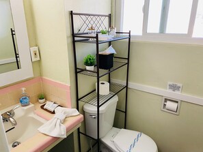 Comfort Room, Mountain View | Bathroom