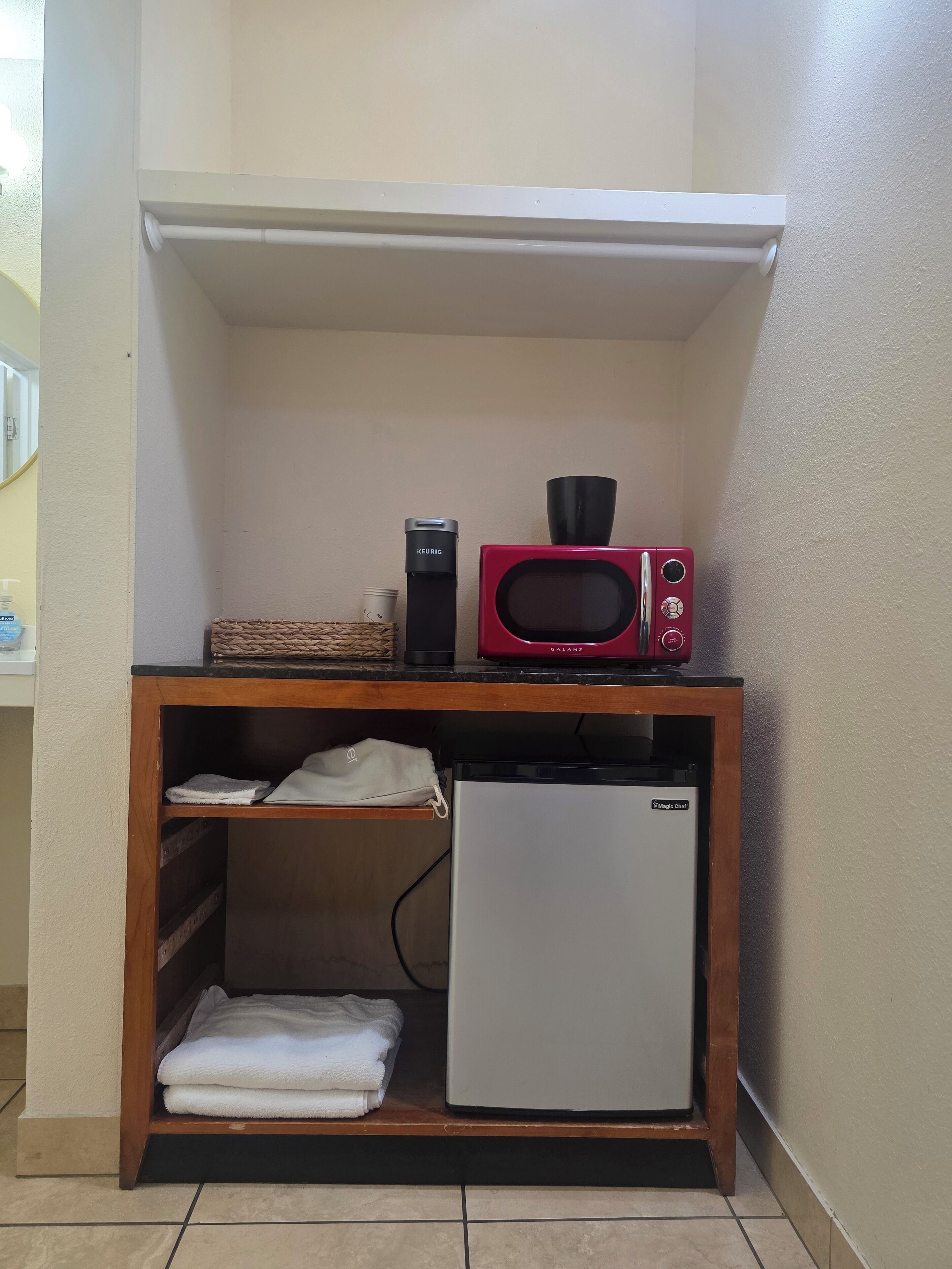 Mini fridge