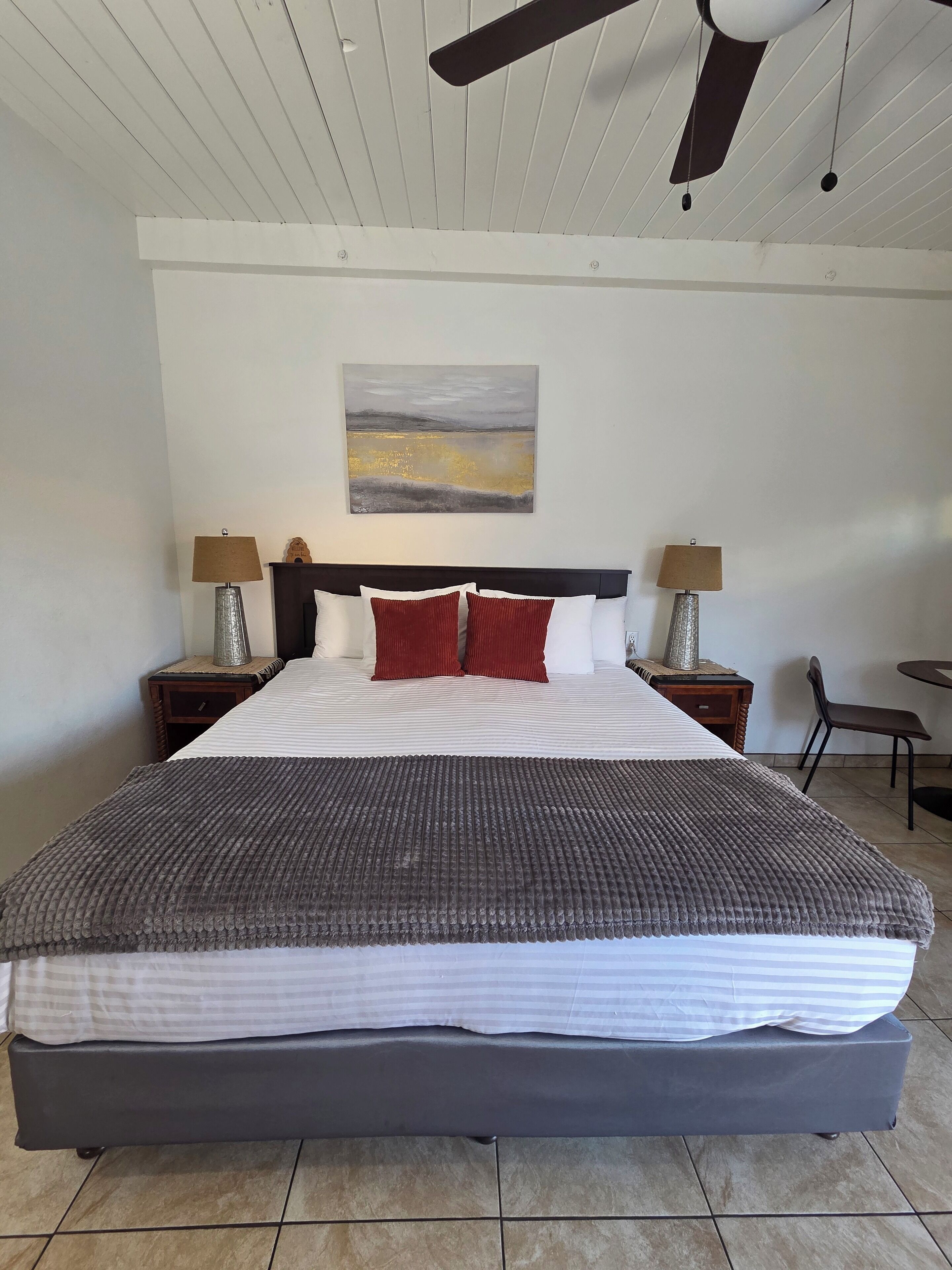 Phòng có thiết kế đặc sắc, được phép mang theo vật nuôi | Trang trí khác biệt, trang bị nội thất với thiết kế riêng biệt 