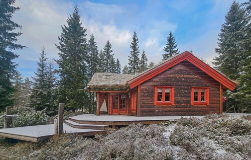 Gorgeous home in Steinsholt with harbor view