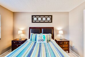 1 slaapkamer, een strijkplank/strijkijzer, gratis wifi, beddengoed