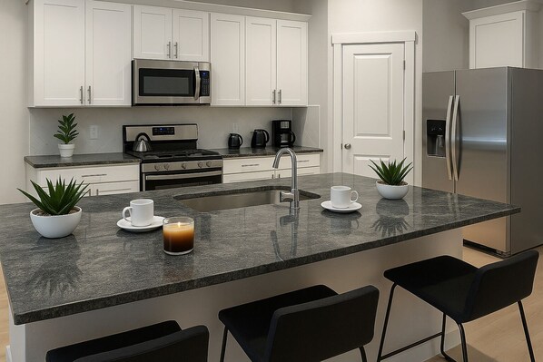 Private kitchen - 3-bedroom Space in a Quiet Haven and Peaceful Neighborhood in Richmond (Richmond)