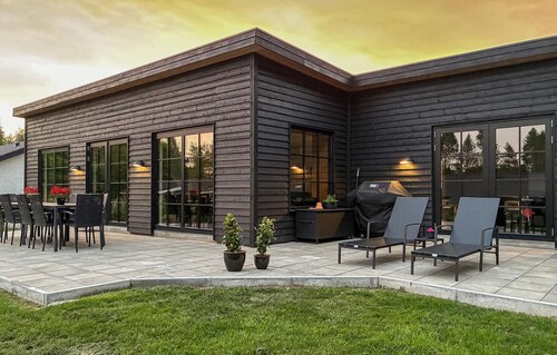 Awesome home in Toftlund with WiFi