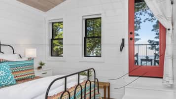 3 Schlafzimmer, Schreibtisch, Bügeleisen/Bügelbrett, Reisekinderbett