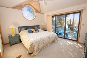 4 bedrooms, iron/ironing board, free WiFi, bed sheets - Soundside-Resort Amenities, Comm Pool-322, Out of Bounds (Corolla)