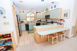 Coffee/tea maker, fridge, microwave, stovetop - Soundside-Resort Amenities, Comm Pool-322, Out of Bounds (Corolla)