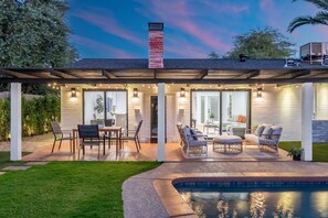 Outdoor dining - Sunset Haven, minutes from Shopping & Dining (Scottsdale)