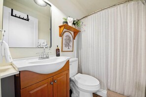 Douche, sèche-cheveux, shampoing