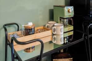 Coffee and/or coffee maker - Hiwassee Suite on Lookout Mountain (Lookout Mountain)