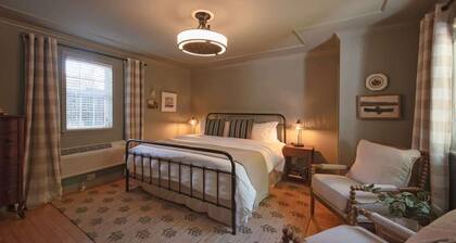 Hiwassee Room on Lookout Mountain