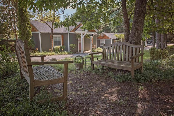 Terrace/patio - Hiwassee Room on Lookout Mountain (Lookout Mountain)