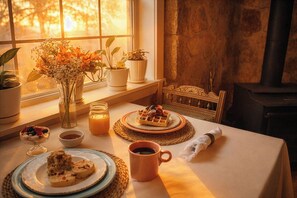 Dining - Hiwassee Suite on Lookout Mountain (Lookout Mountain)