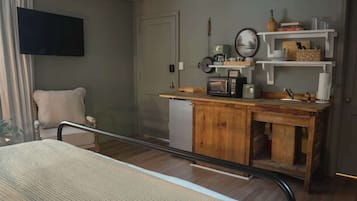 Free WiFi, bed sheets