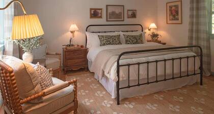 Lula Lake Room on Lookout Mountain