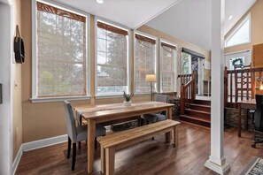 Dining - A Frame Farm Family House with Seasonal Pool (Chattanooga)