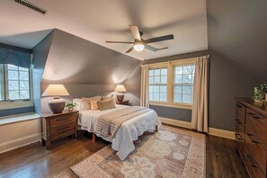 5 bedrooms, iron/ironing board, free WiFi - Quail Run Farm House, 15 Mins to Chattanooga (Chattanooga)