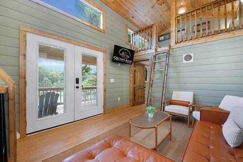 The Red Roost Cabin with Farm View