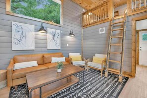Interior - The Lavender Loft Family Cabin (Chattanooga)