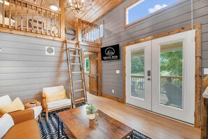 Interior - The Lavender Loft Family Cabin (Chattanooga)