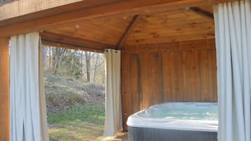 Bañera de hidromasaje exterior