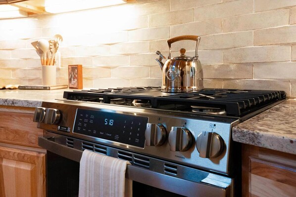 Private kitchen - The Ridge Silo | Scenic Farm Stay Near Chattanooga (Chattanooga)