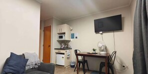 Comfort Studio | Free WiFi, bed sheets - Chanel Court Motel (Masterton)