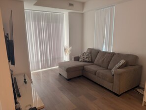 Smart TV - Uniqueplace (Vaughan)