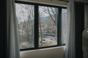 Interior - The Creek House on Kaaterskill (Palenville)