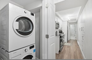 House | 1 bedroom - Modern Heritage Apartment in the Heart of Halifax (Halifax)