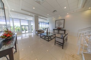 Interior - Gorgeous Somerset Gulf Front Condo, Newly Remodeled, Sweeping Beach Views, Sunsets & Amenities! (Marco Island)