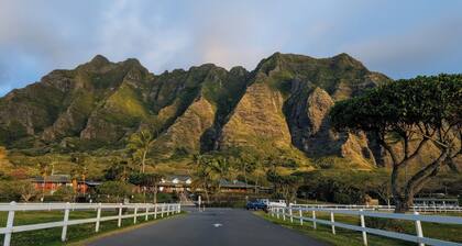 Peaceful Ka'a'awa Cottage • Walk to the Ocean