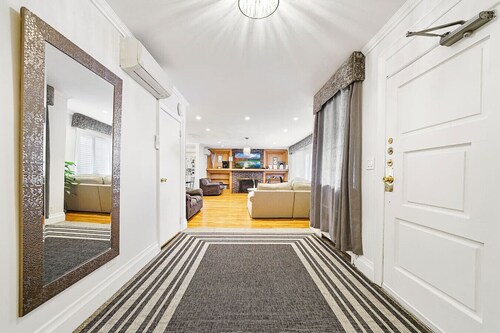 Large 7BR Villa Sleeps 16 Indoor Pool Big Yard