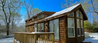 Little Lantern Cabin