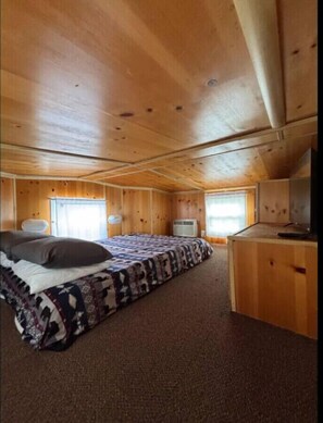 Apartment - Bourbon Barrel Cabin on Lake Near Airport Downtown (Indianapolis)