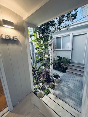 Exterior detail - Two Birds Retreat (Adults Only) (Diamond Beach)