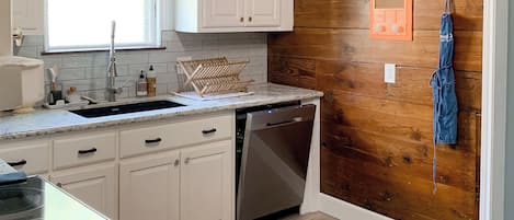 Refrigerador, microondas, parrilla de estufa y lavavajillas