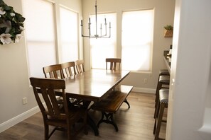 Dining - Entrada Escape, Desert Home Near Snow Canyon (Santa Clara)