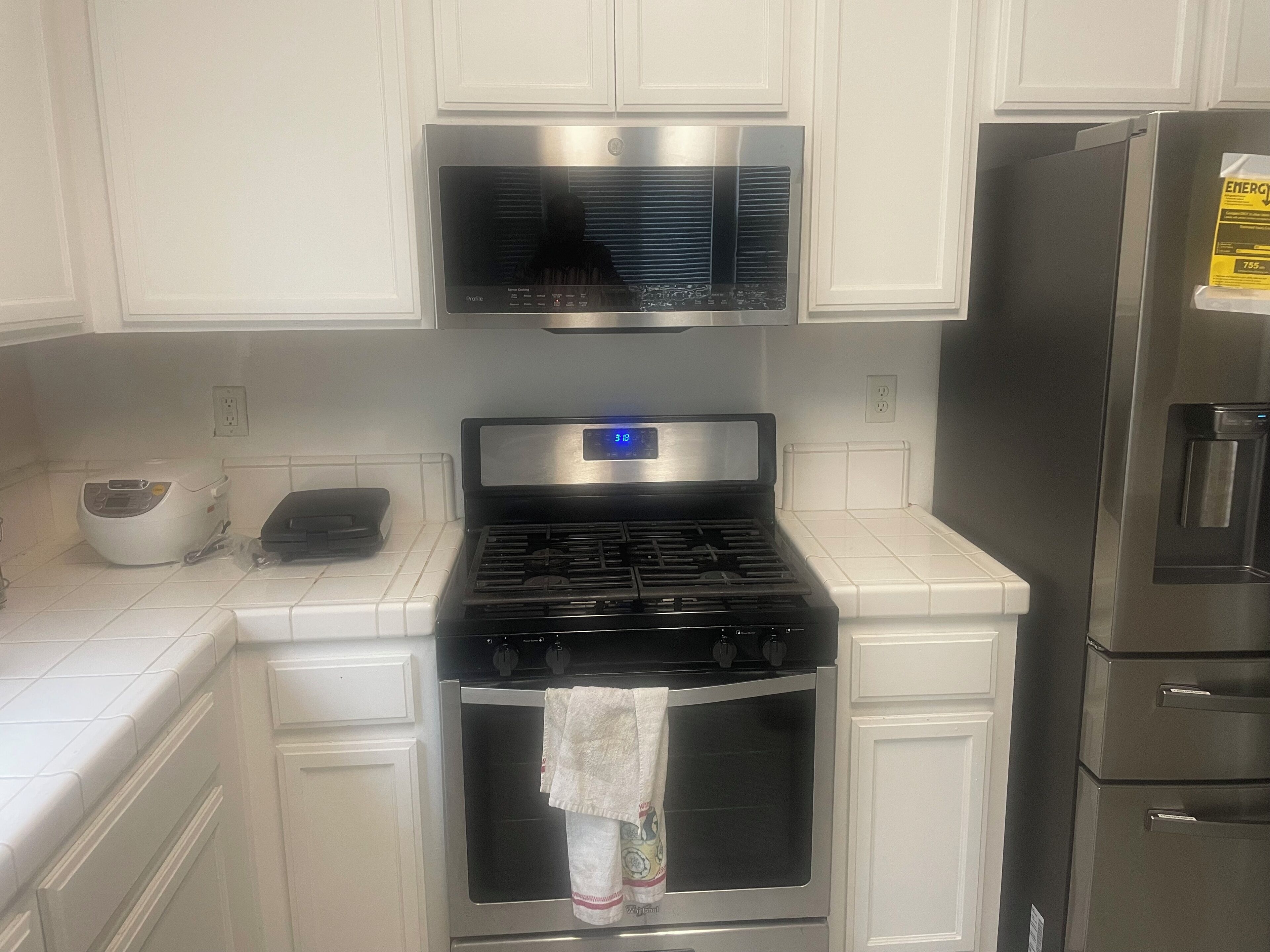 Micro-ondes, four, plaque de cuisson, lave-vaisselle