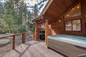 Terrace/patio - Vibrance at Alpine by Tahoe Getaways - Ski Shuttle - 4BR w Hot Tub & Sauna (Alpine Meadows)