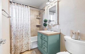 Handtücher, Seife, Toilettenpapier