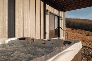 Outdoor spa tub - Luxe | 8BR 6 Kings | Sleeps 22 | 2HotTub | Firepit (Banner Elk)