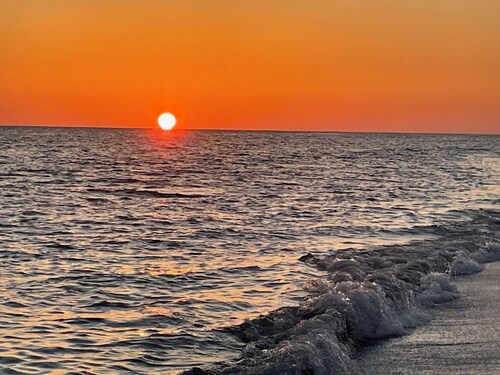 Welcoming 2-bedroom 2-bathroom condo in a secluded section of Sanibel Island