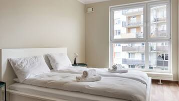 Iron/ironing board, WiFi, bed sheets