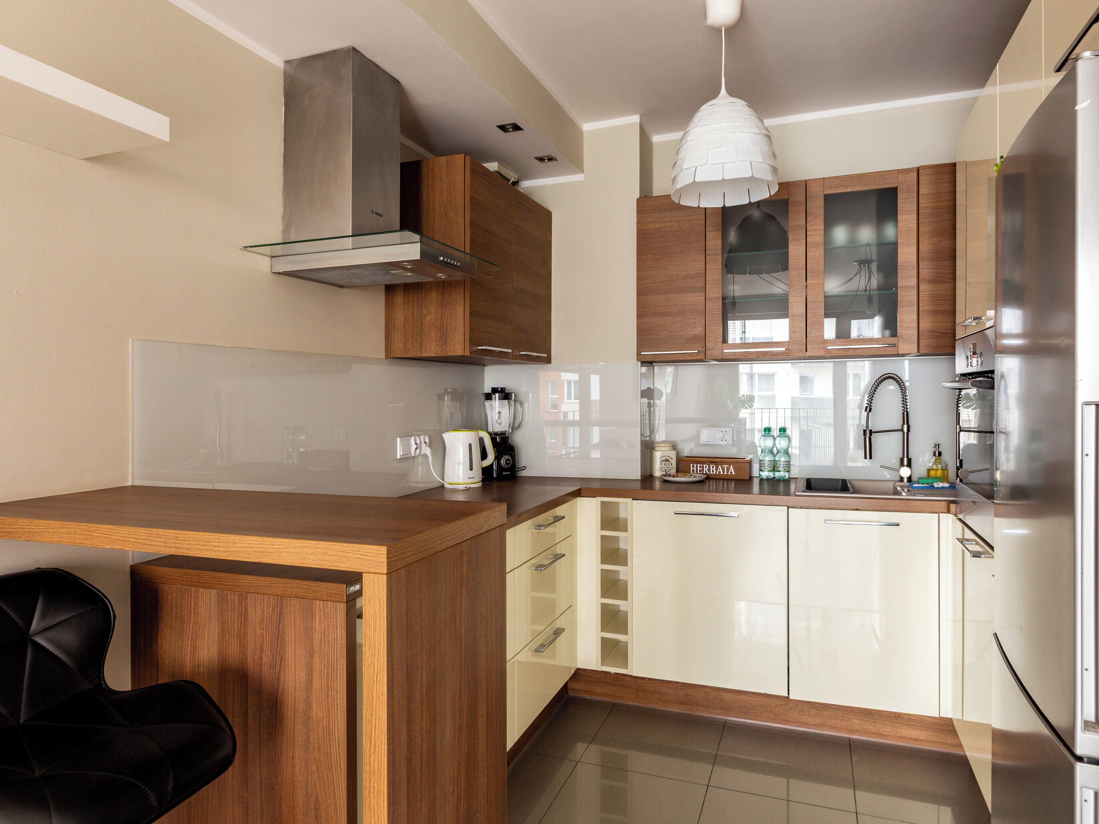 Fridge, oven, stovetop, dishwasher