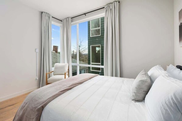 مكواة/لوح كي وواي فاي وملاءات أسرّة