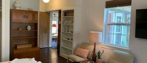 1 chambre, fer et planche à repasser, lit de bébé portatif, Wi-Fi